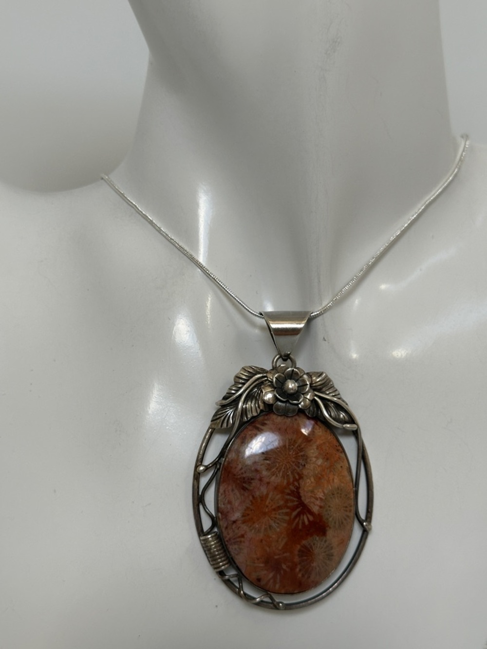 Elegant 925 Sterling silver Natural Agatized floral Cabochon Pendant Necklace